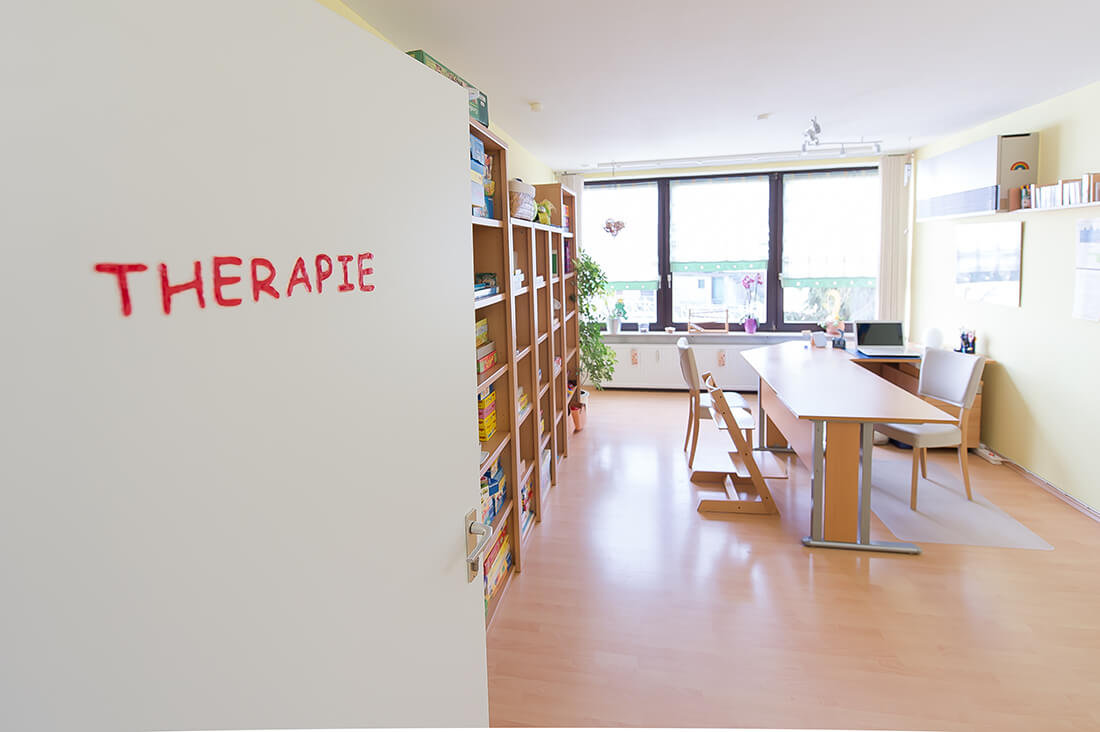 Logopaede-Eltmann-Salamon-Praxis-Therapiezimmer